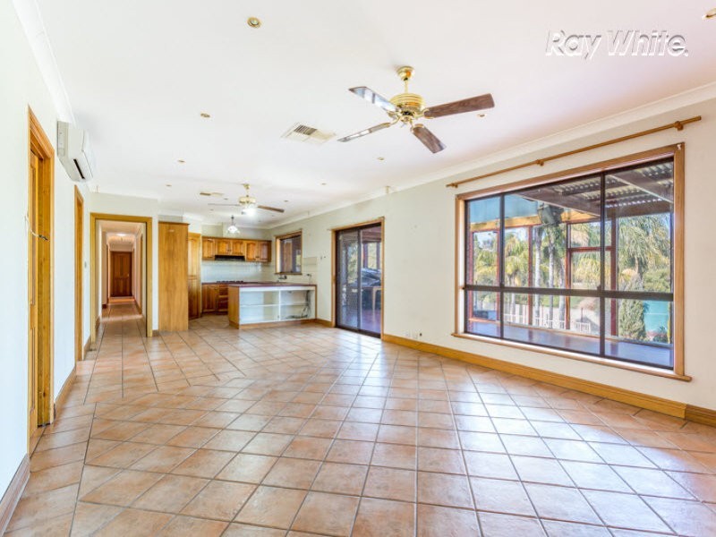 8 Bates Court, Greenwith SA 5125