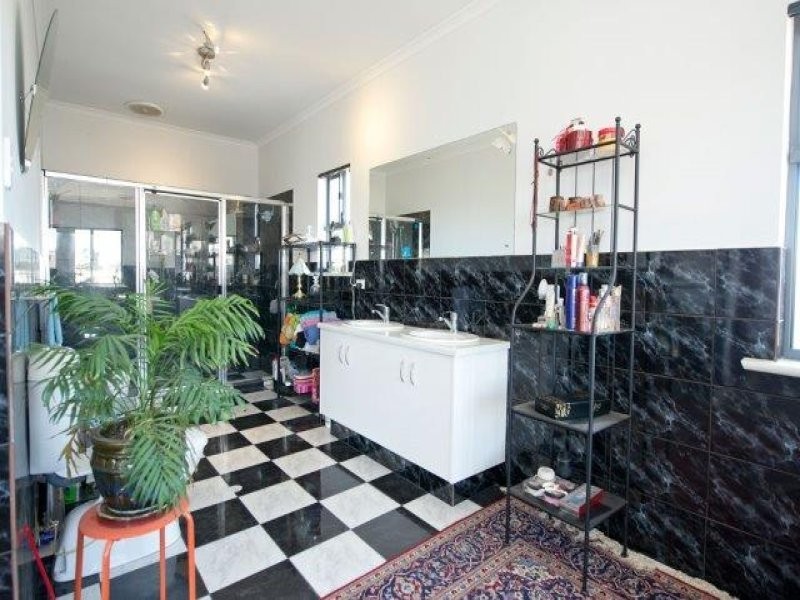 52 Shoalhaven Circuit, Mawson Lakes SA 5095