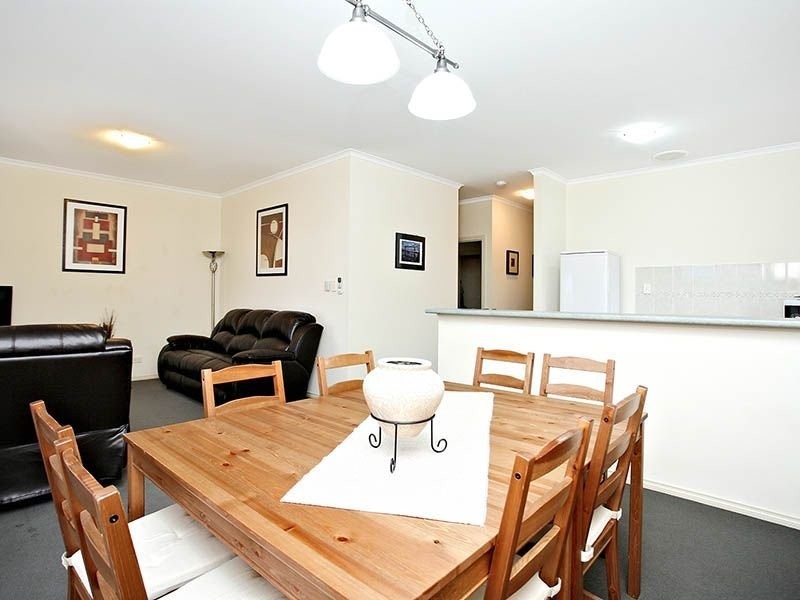 18 Chapman Court, Mawson Lakes SA 5095