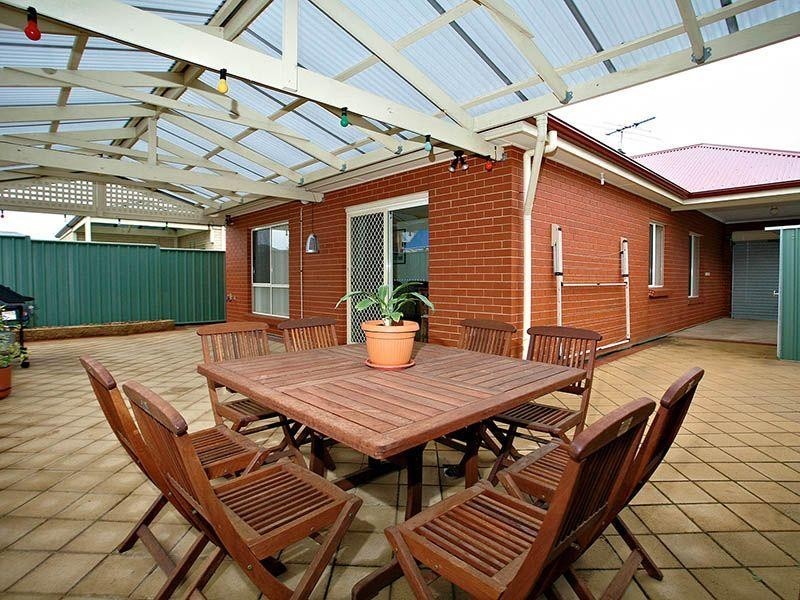 18 Chapman Court, Mawson Lakes SA 5095