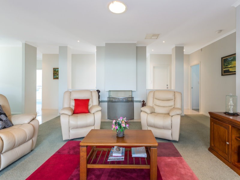 14 Dutton Avenue, Mawson Lakes SA 5095