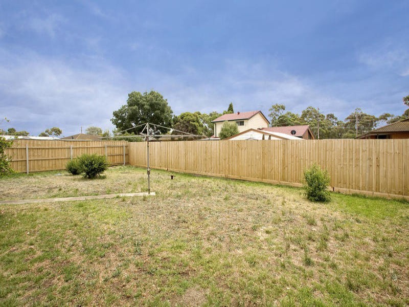 8 Vigar Court, Corio VIC 3214