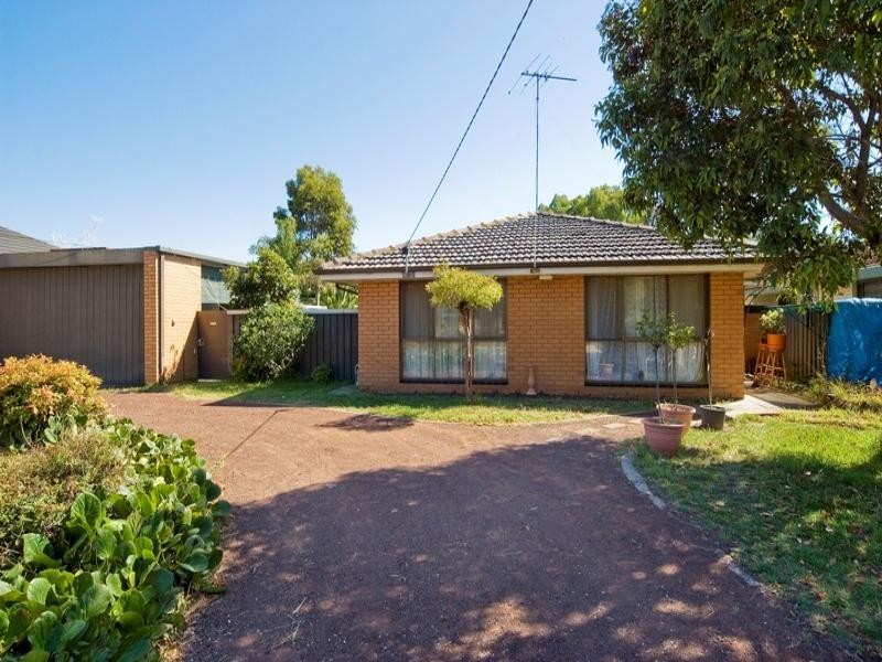 1 Pine Avenue, North Shore VIC 3214