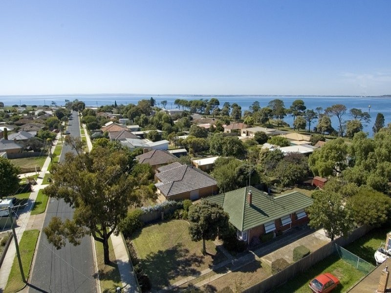 1 Pine Avenue, North Shore VIC 3214