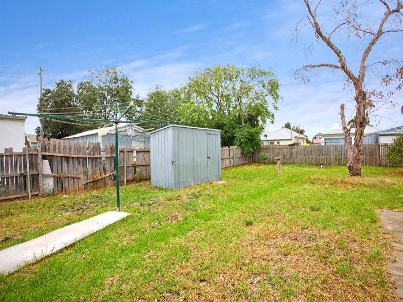 23 Pettitt Crescent, Norlane VIC 3214