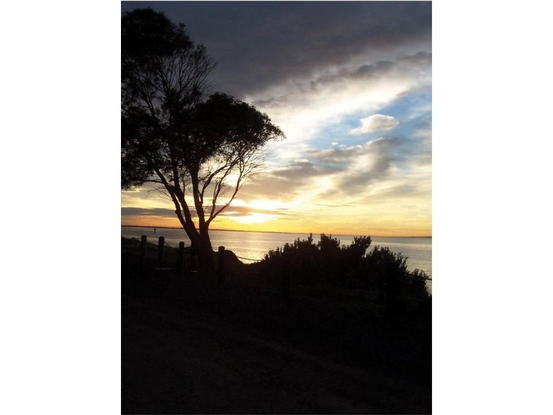 7 Phosphate Road, North Shore VIC 3214