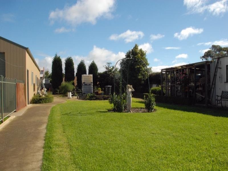 7 Phosphate Road, North Shore VIC 3214