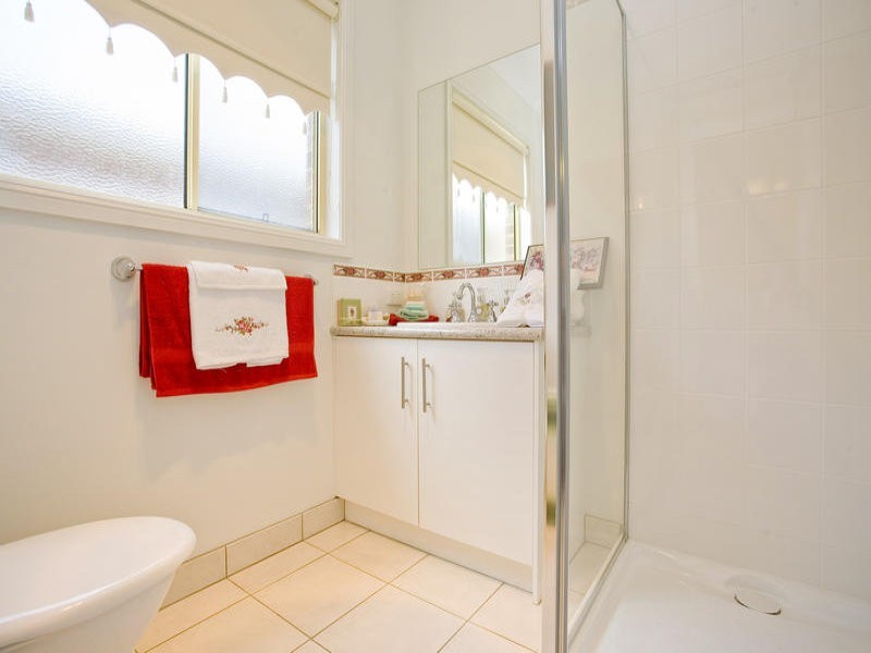 6 McSal Street, Lovely Banks VIC 3221
