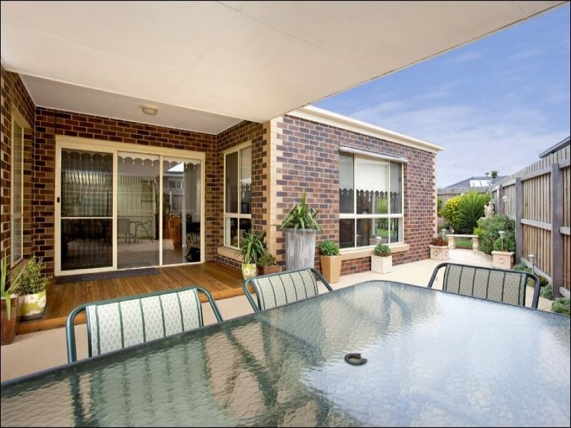 6 McSal Street, Lovely Banks VIC 3221