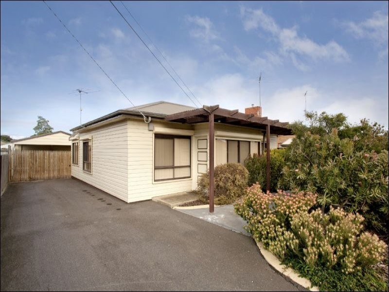 2 Hague Street, Corio VIC 3214