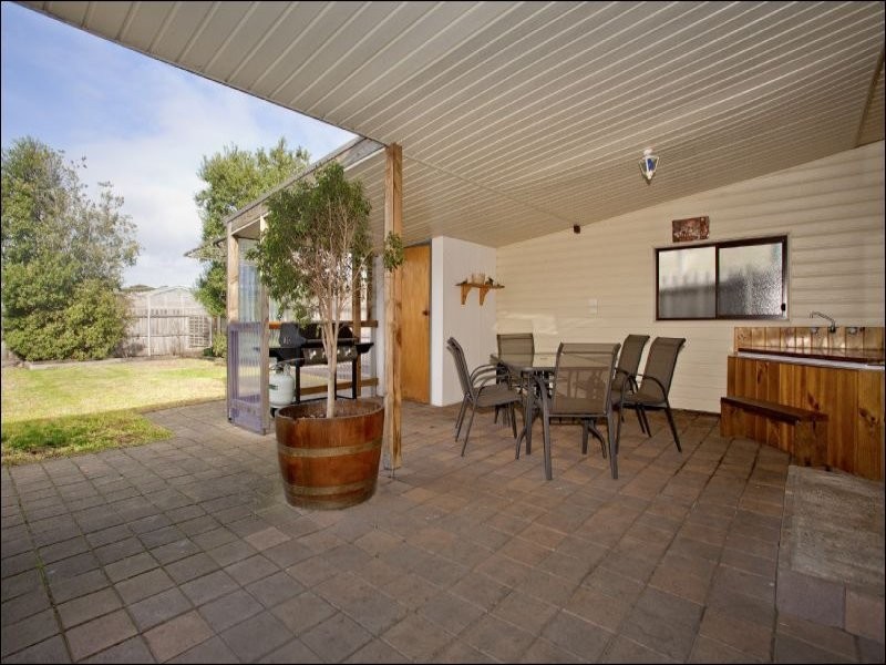 2 Hague Street, Corio VIC 3214