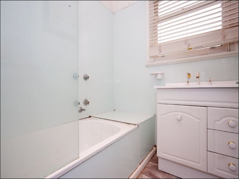 16 Jay Street, Norlane VIC 3214