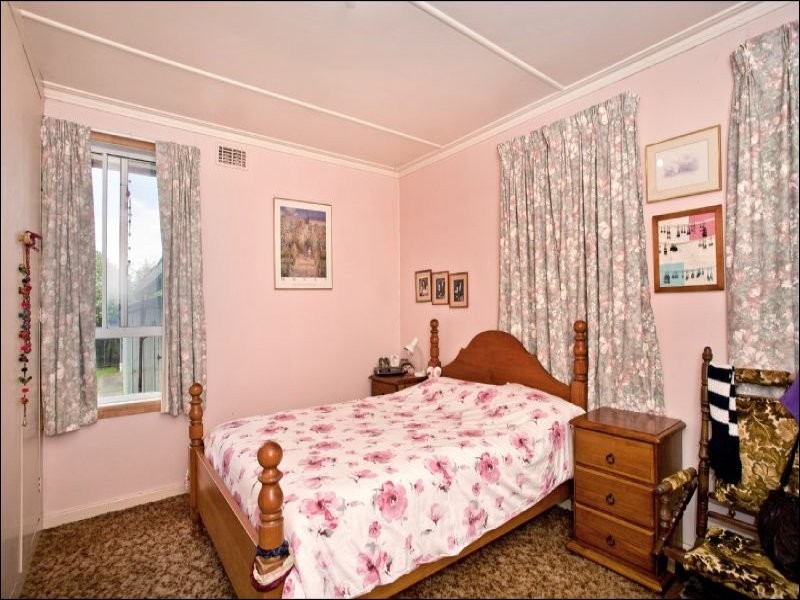 6 Rose Avenue, Norlane VIC 3214