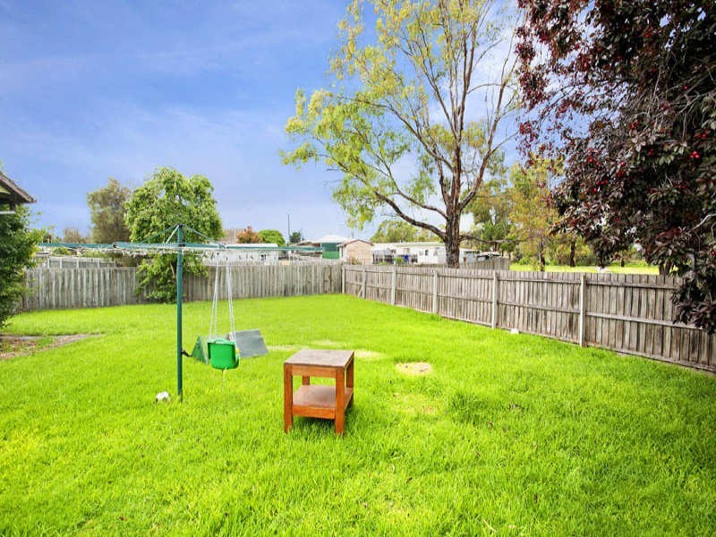 2 Kagoola Court, Norlane VIC 3214