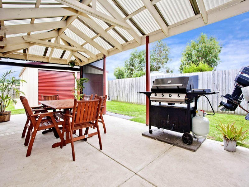 6 Nolan Place, Lovely Banks VIC 3221
