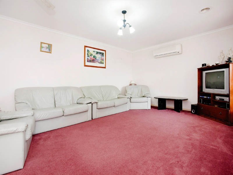 6 Nolan Place, Lovely Banks VIC 3221