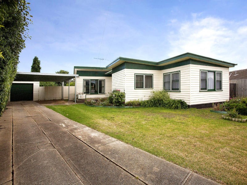 2 Clive Court, Corio VIC 3214