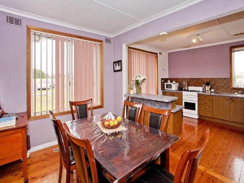 15 Warrawee Avenue, Norlane VIC 3214