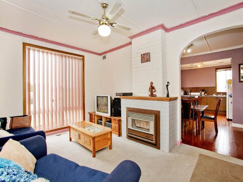 15 Warrawee Avenue, Norlane VIC 3214