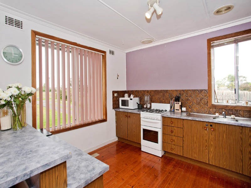 15 Warrawee Avenue, Norlane VIC 3214