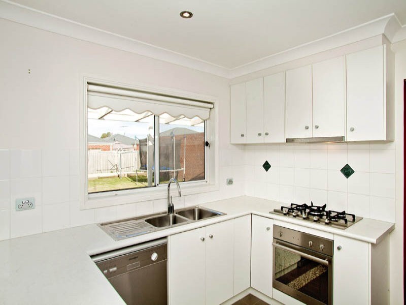 24 Hinton Close, Norlane VIC 3214