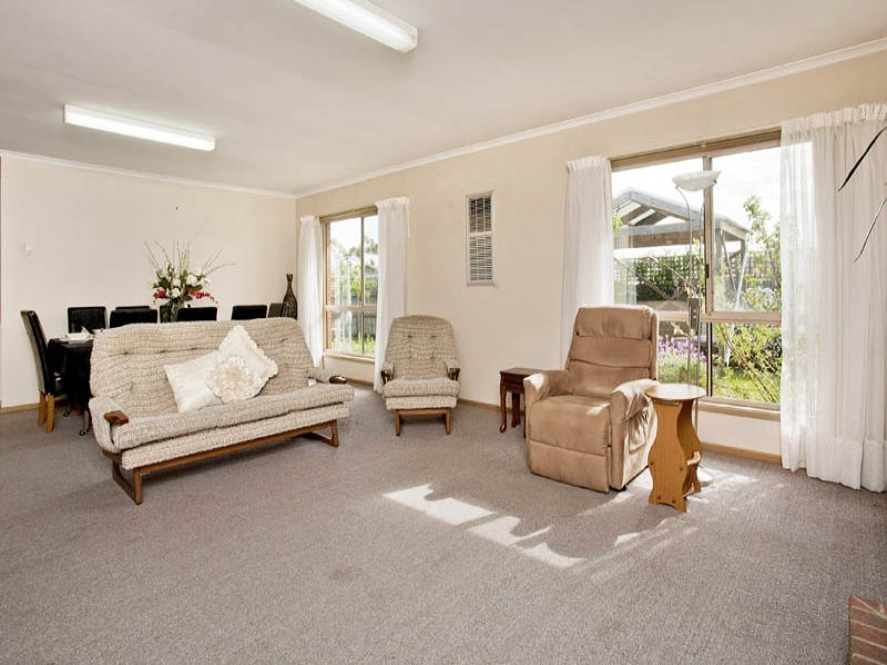 33 Caldermeade Road, Corio VIC 3214