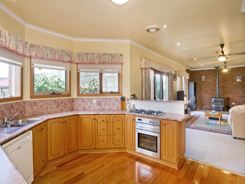 20 Lachlan Court, Lovely Banks VIC 3221