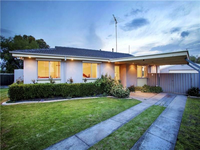 6 Howitt Avenue, Corio VIC 3214