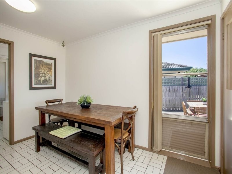 8 Carmarthen Drive, Corio VIC 3214