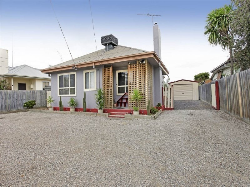 11 Spruhan Avenue, Norlane VIC 3214