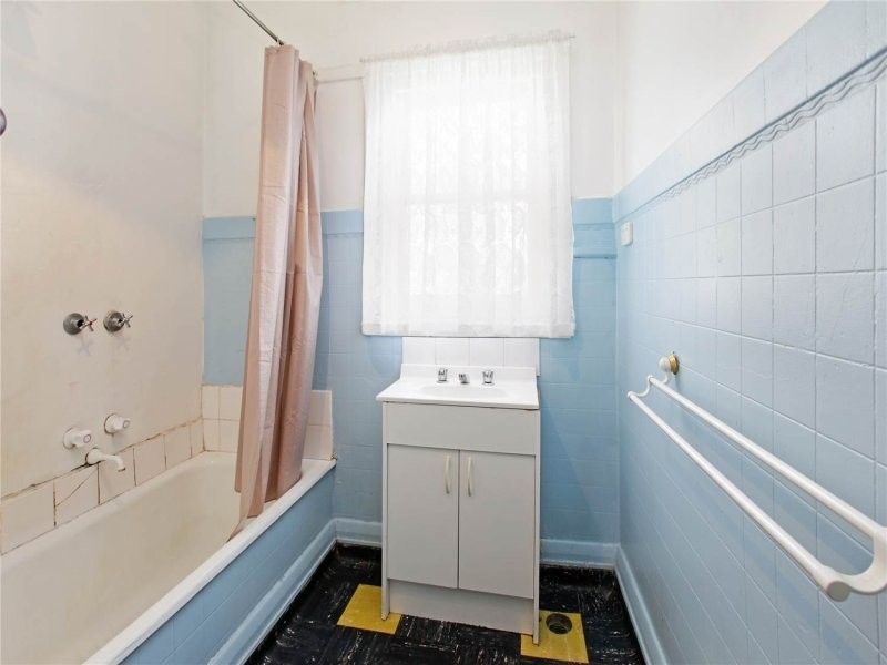 13 Pattison Avenue, North Geelong VIC 3215