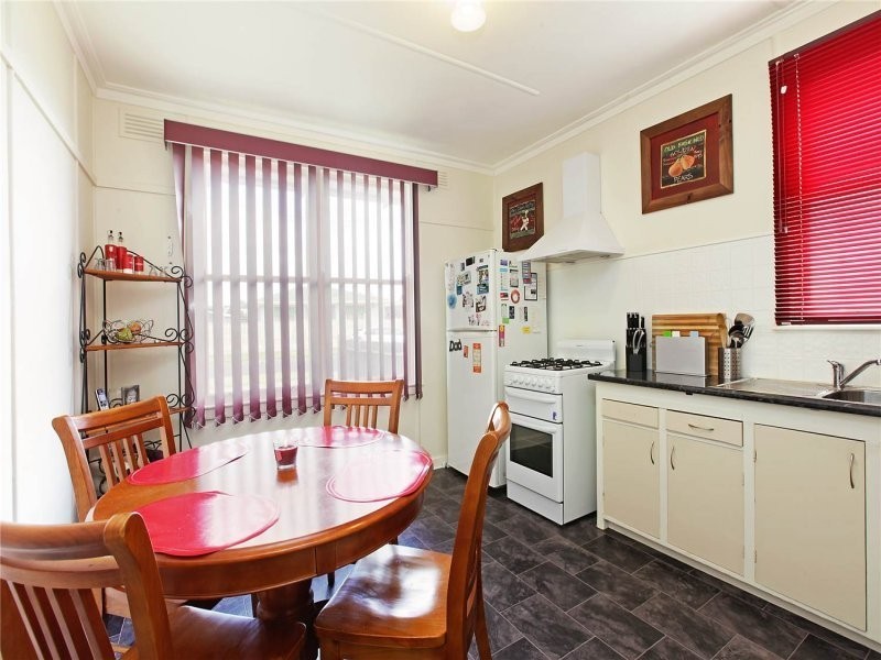 10 Gull Street, Norlane VIC 3214