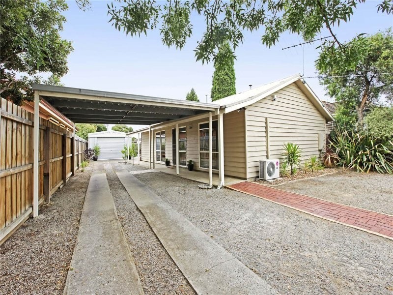 9 Rodbrough Crescent, Corio VIC 3214