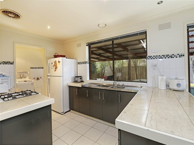8 Dalwood Court, Corio VIC 3214