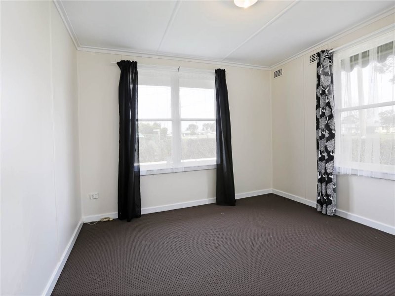 90 Eagle Parade, Norlane VIC 3214