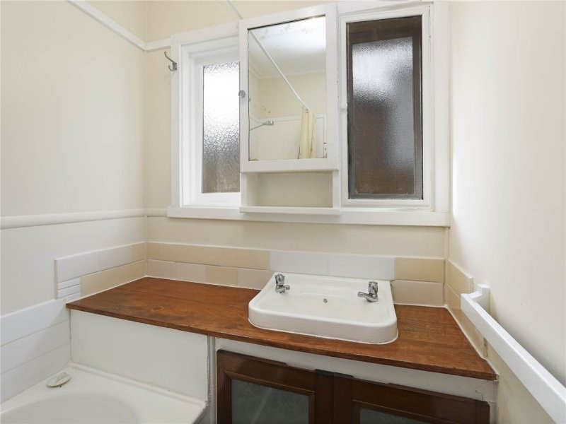 90 Eagle Parade, Norlane VIC 3214