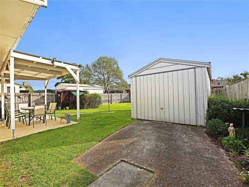 8 Dove Street, Norlane VIC 3214