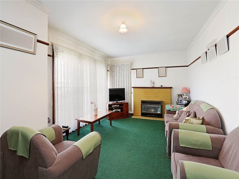 8 Dove Street, Norlane VIC 3214