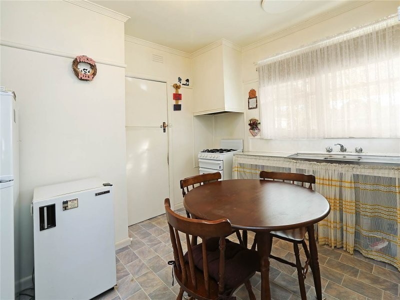 8 Dove Street, Norlane VIC 3214