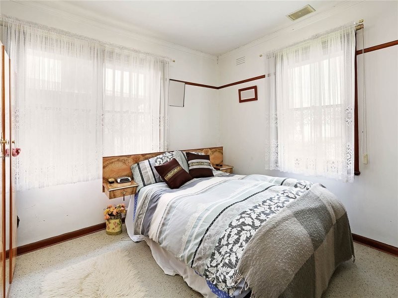 8 Dove Street, Norlane VIC 3214