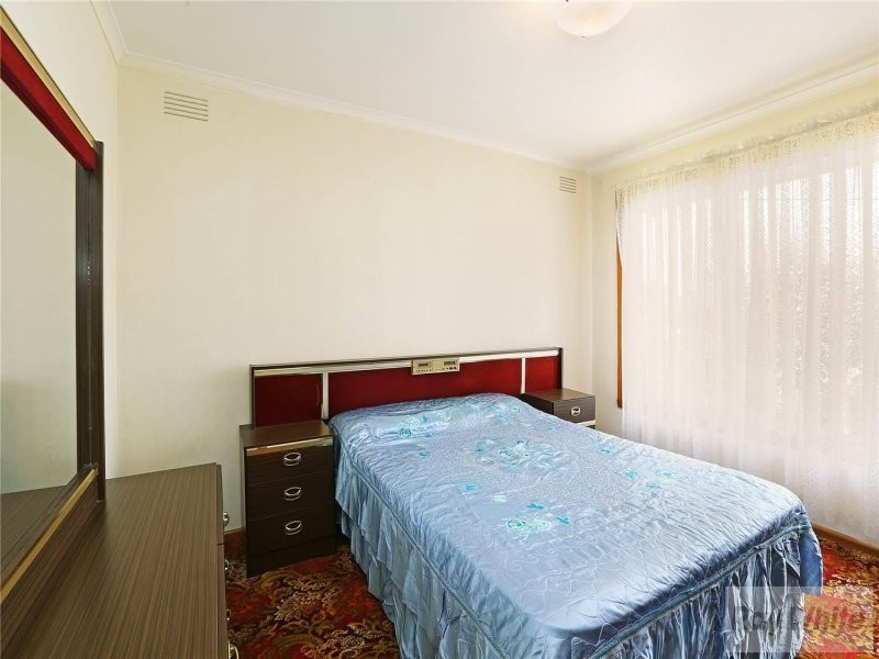 8 Wellwood Avenue, Norlane VIC 3214