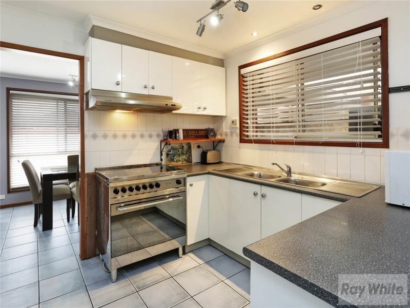 10 Moreland Avenue, Corio VIC 3214