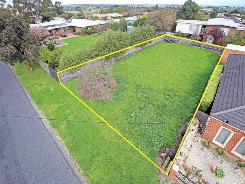 12 Lacoora Avenue, Clifton Springs VIC 3222