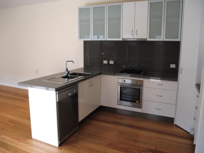 10 Seabeach Parade, North Shore VIC 3214