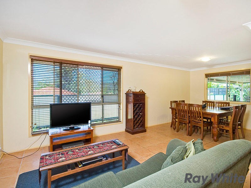 15 Glenkyree Close, Upper Kedron QLD 4055