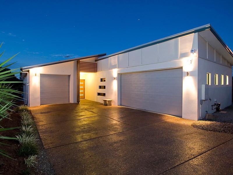 11 Pickering Place, Upper Kedron QLD 4055