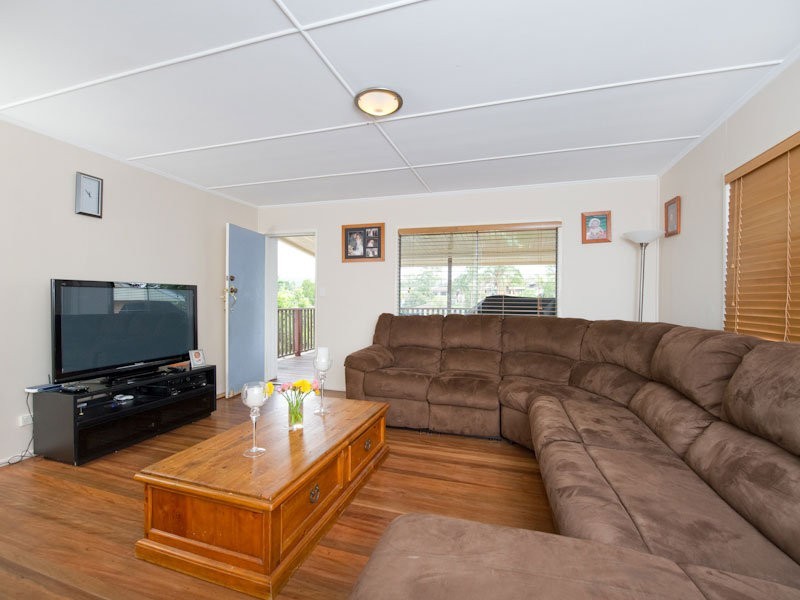 19 Alkoomi Avenue, Ferny Hills QLD 4055