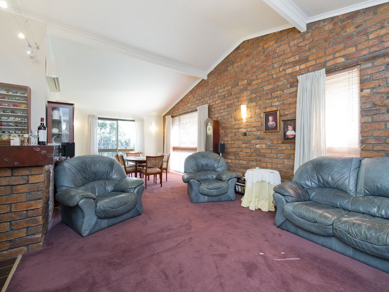 23 Rinavore Street, Ferny Grove QLD 4055