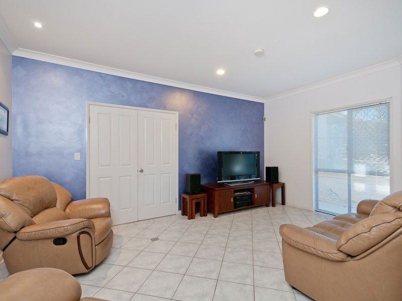 19 Edinburgh Close, Upper Kedron QLD 4055