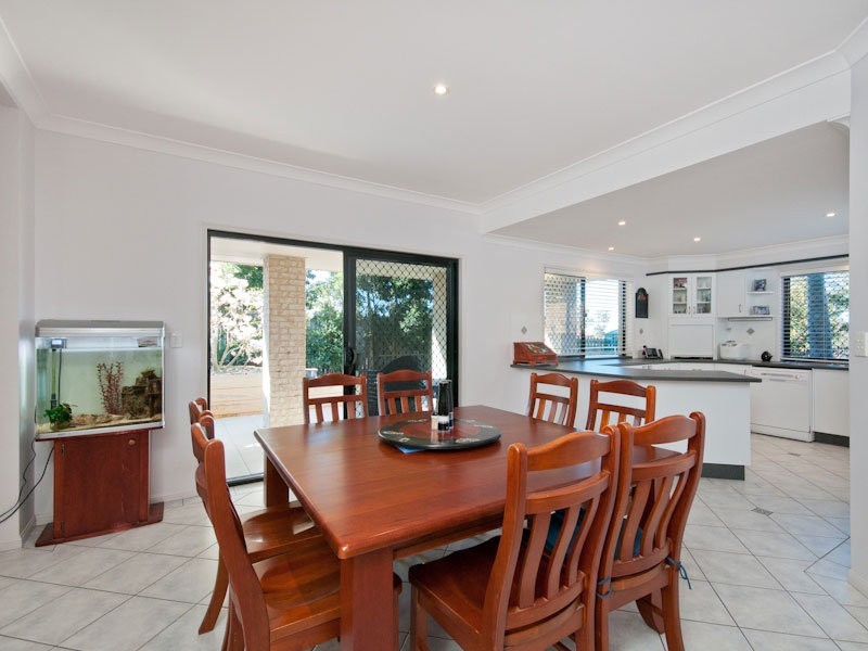 19 Edinburgh Close, Upper Kedron QLD 4055